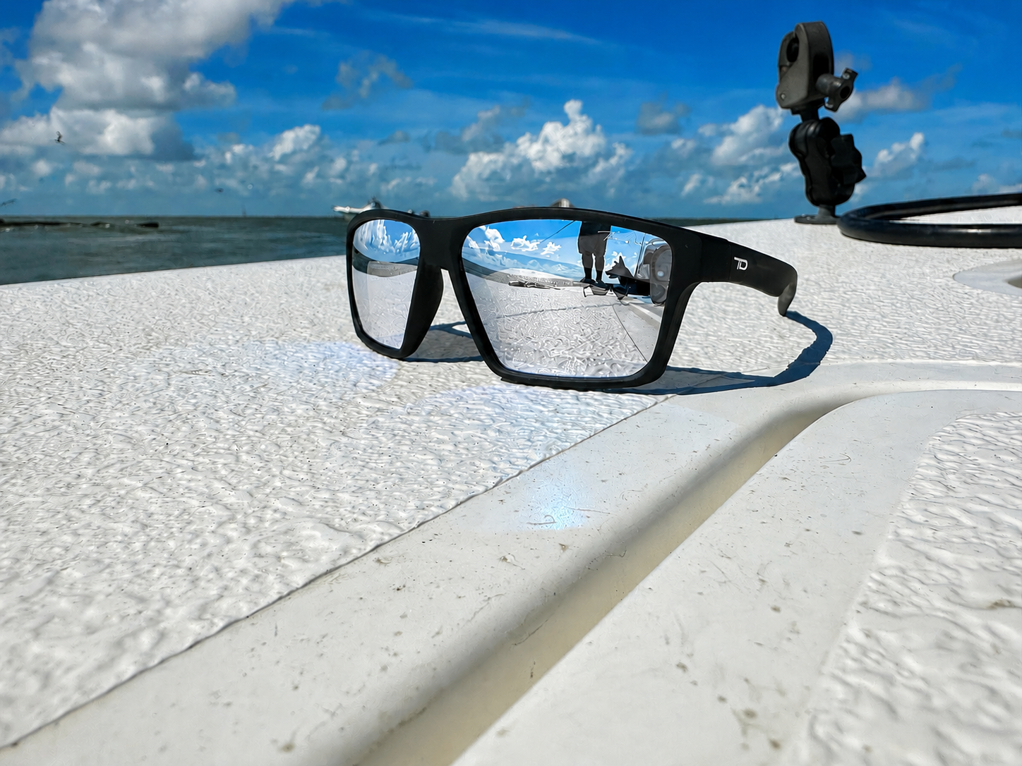 Outlander Throw Down Optics – Silver Mirror Polarized Sunglasses FREE SHIPPING!!!Available 8-29-26