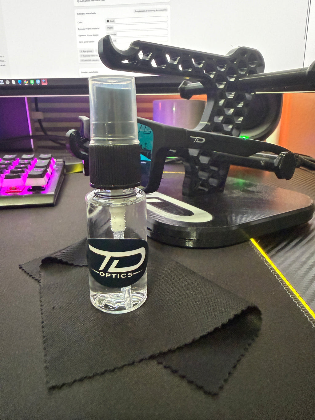 Glasses cleaner